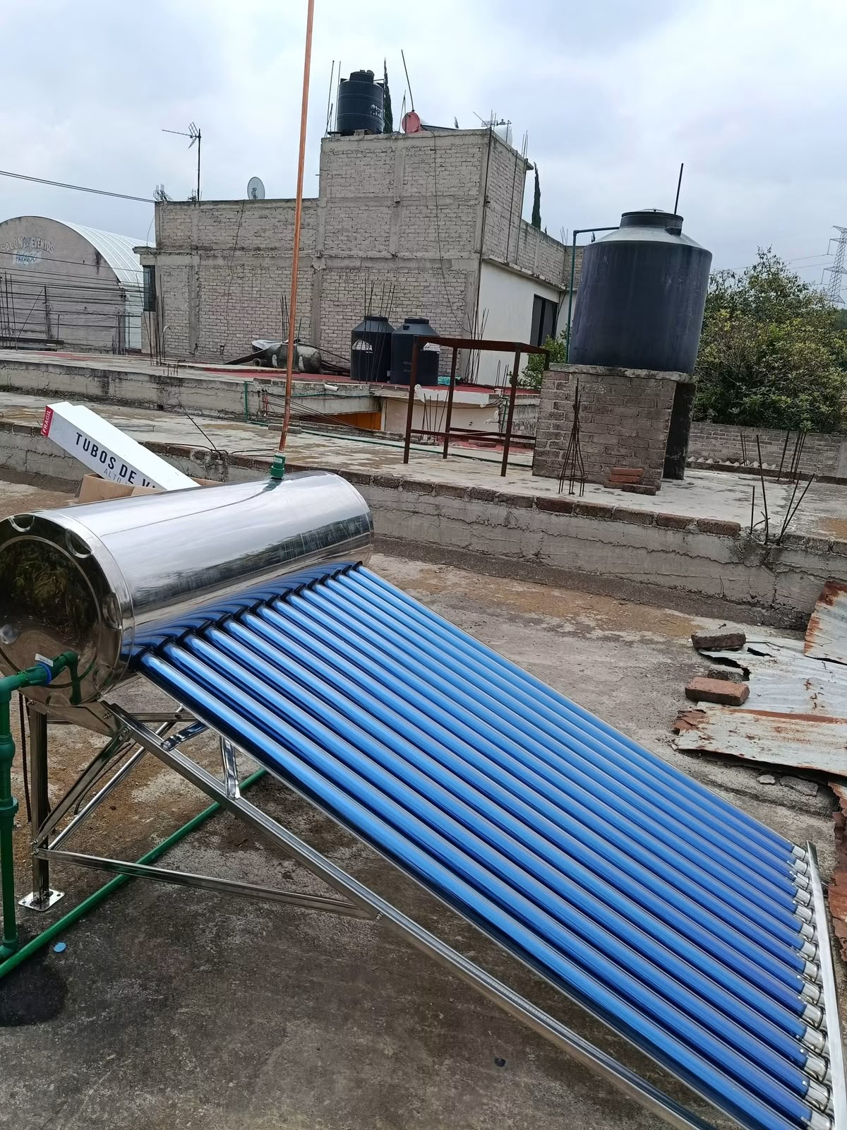 Calentador solar de tubos al vacío